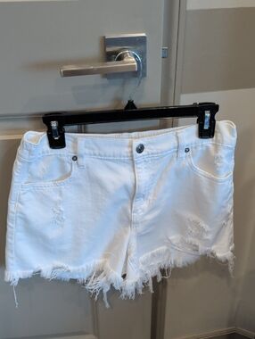 aerie White Distressed Frayed Hem Denim Shorts